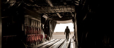 ERBIL 20140821

Försvarsmakten stödjer MSB, Myndigheten för Samhällsskydd och Beredskap, med flygtransport av humanitär hjälputrustning från Sverige till Irak för att upprätta flyktingläger. Två stycken TP85 även kallad C130 Hercules påbörjade lastning och flygning under tisdagen den 19 augusti.

Foto: Combat Camera/Försvarsmakten
BILDEN ÄR FRI FÖR PUBLICERING ELLER VISNING UNDER FÖRUTSÄTTNING ATT FULLSTÄNDIG BYLINE ANGES.