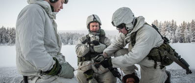 Värnpliktiga från Norrlands dragonregemente K 4 genomför stridsutbildning med skarp ammunition (SUSA) i Arvidsjaur.