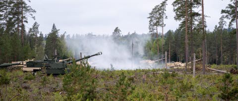 Amerikanskt artilleri övar i Skillingaryd.