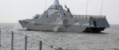 Bogseringsövning mellan korvetterna HMS Malmö och HMS Nyköping i februari 2014.